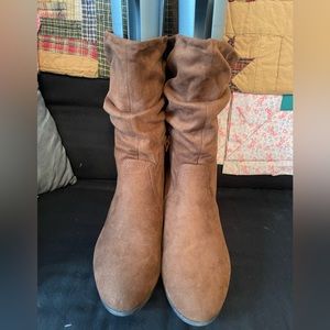 Cute back lace boots, man made suede, sz.10